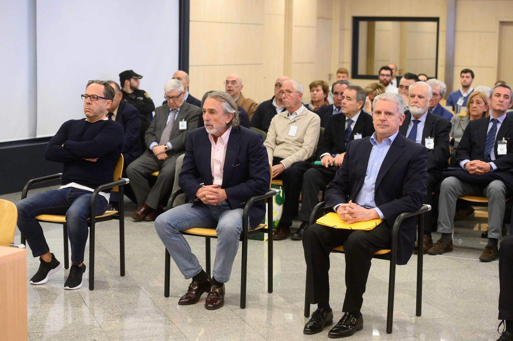 Les meneurs du complot Gürtel Francisco Correa et Pablo Crespo lors d'un procès devant la Haute Cour nationale.