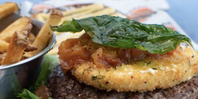 Le légendaire burger frit à la mozzarella de Bad Daddy fait un retour très attendu