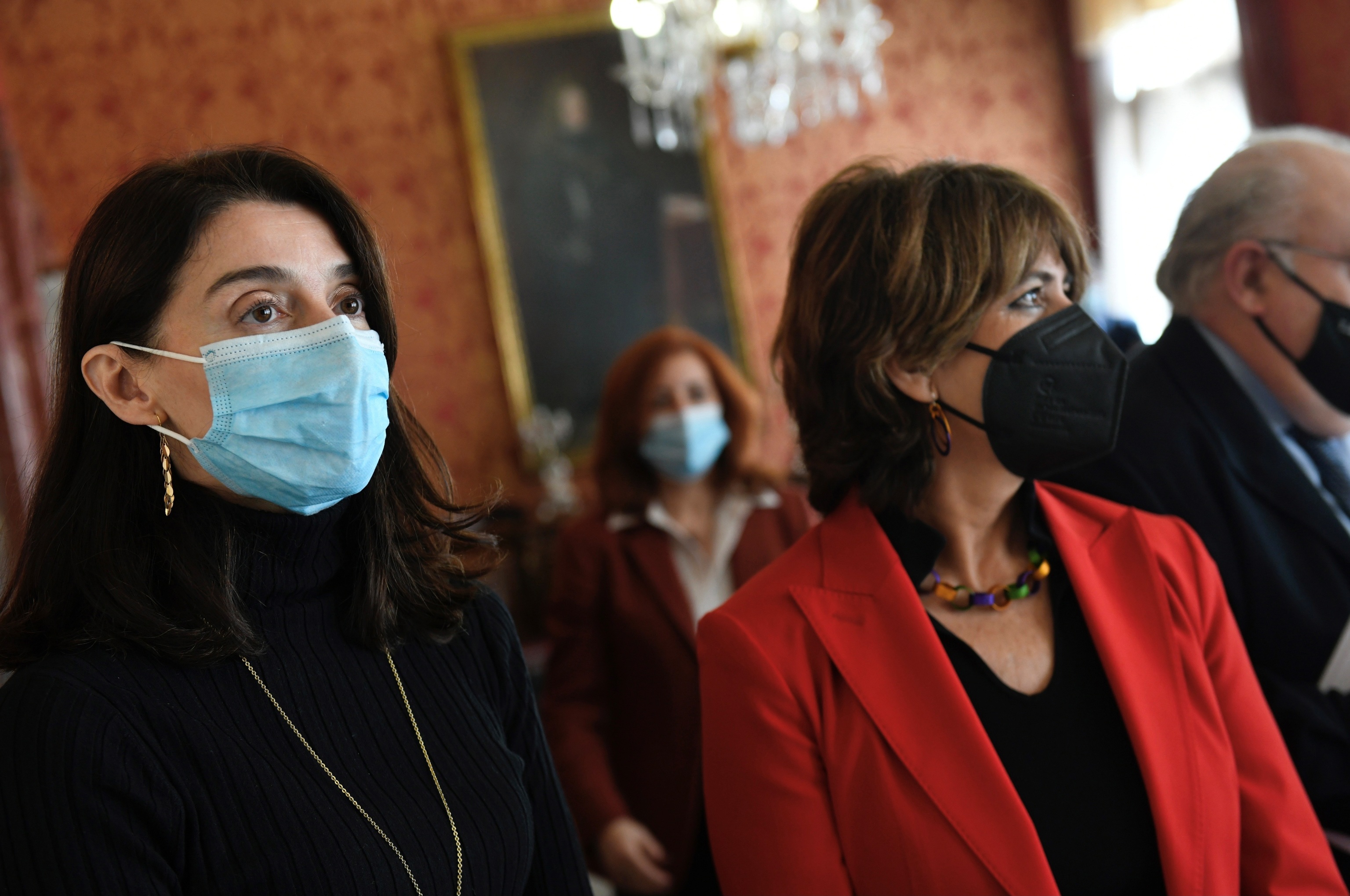 Pilar Llop et Dolores Delgado, ce lundi, à Madrid.