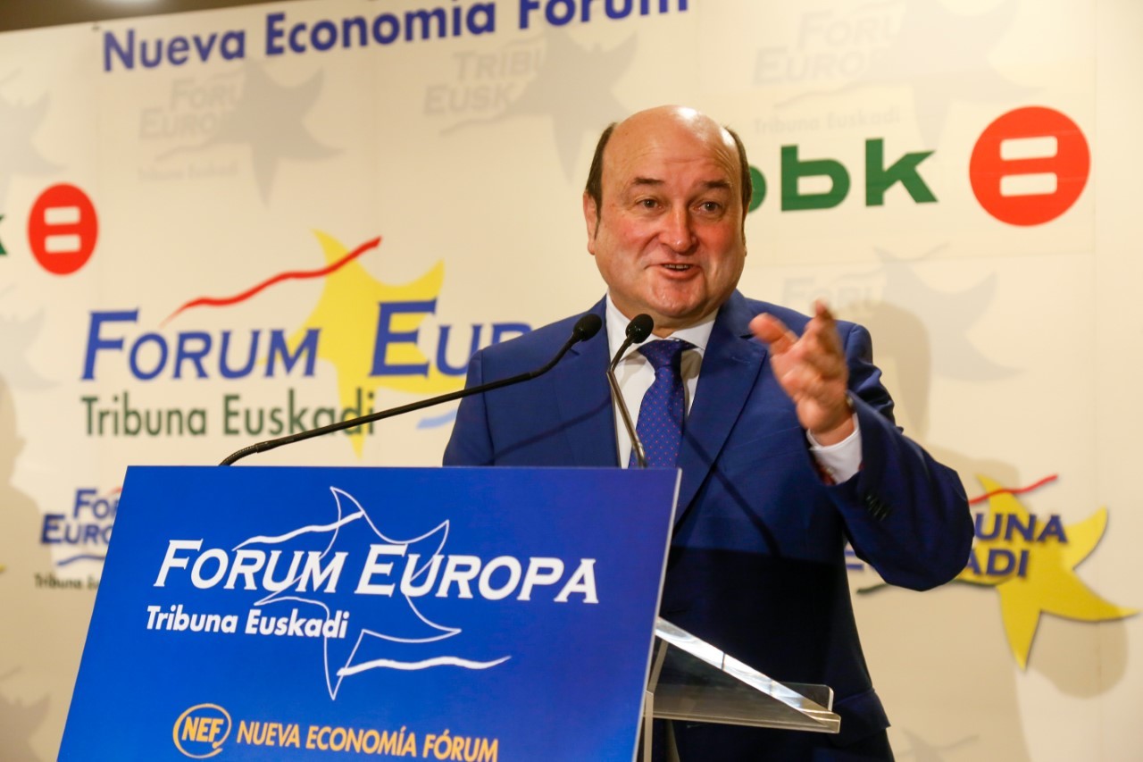 Le président du PNV Andoni Ortuzar lors de sa comparution au petit-déjeuner Nueva Econom