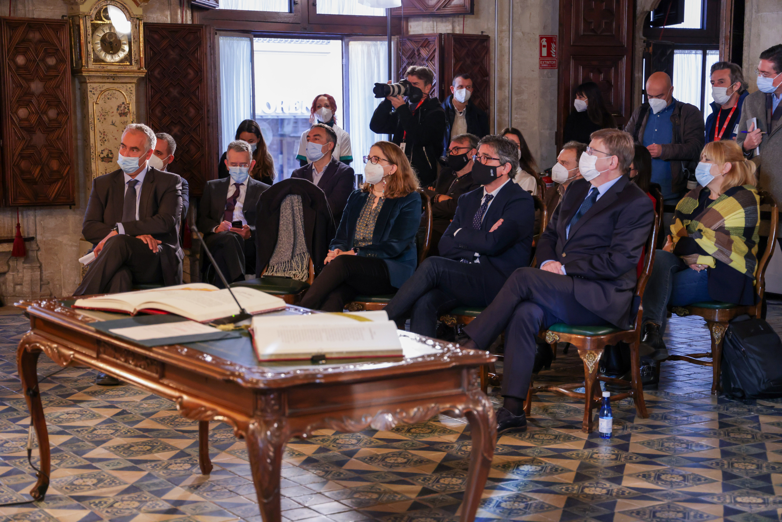 Ximo Puig, à droite, avec Alfred Boix et Elena Cebri