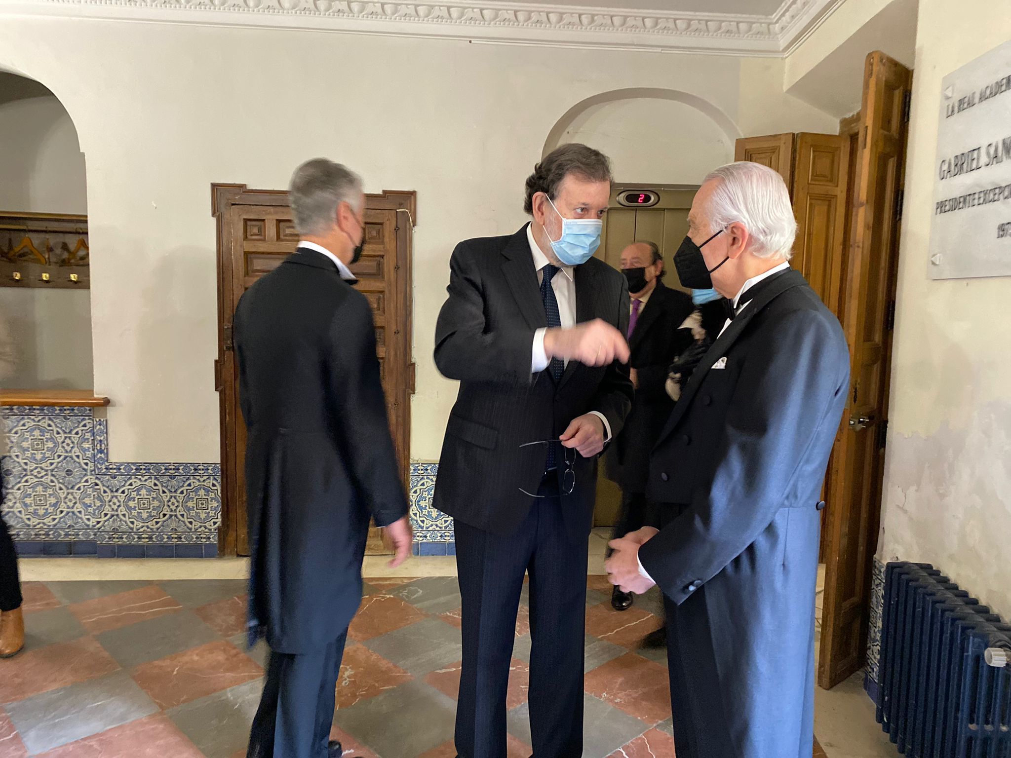 L'ancien président Rajoy, à son arrivée à l'Académie de médecine de Séville.