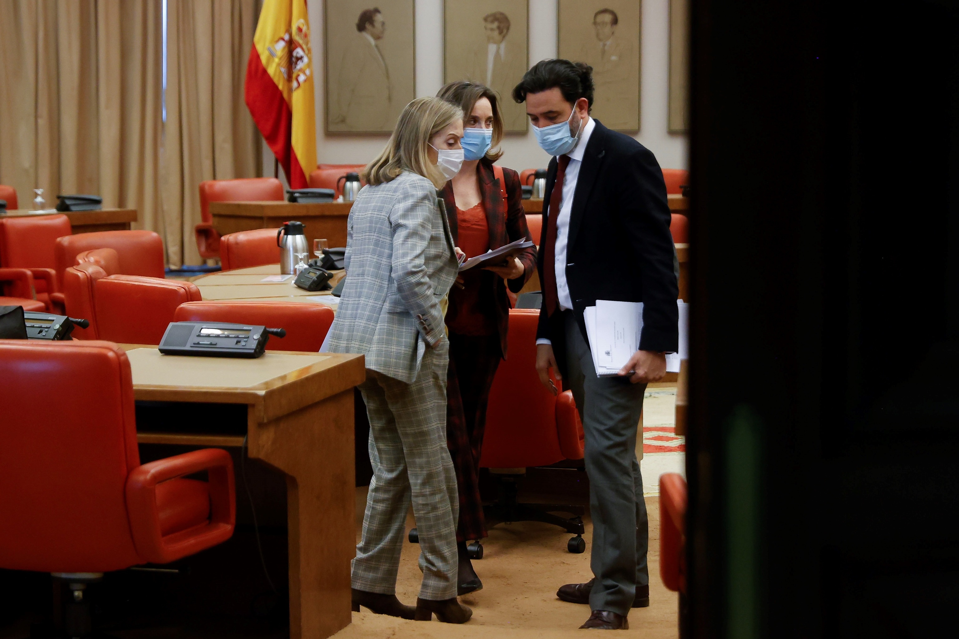 Ana Pastor, Cuca Gamarra et Guillermo Mariscal, hier, au Congrès.