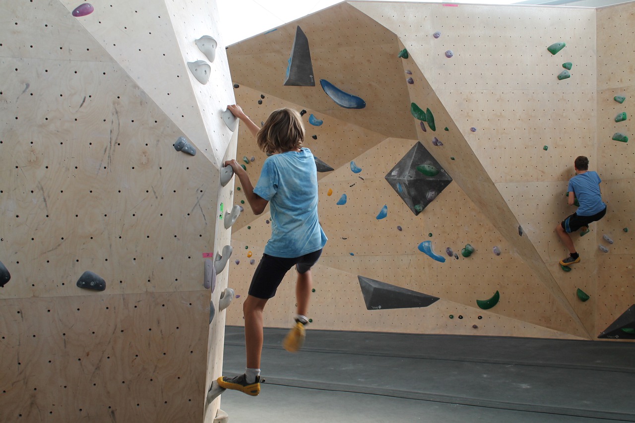 Initiation à l’escalade de bloc indoor : par où commencer ?