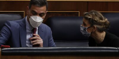 Yolanda Díaz resserre les rangs avec Pedro Sánchez sur l&rsquo;envoi d&rsquo;armes tandis que Podemos réitère que c&rsquo;est « une erreur »