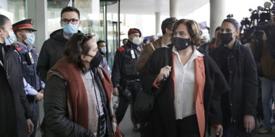 Ada Colau nie avoir ordonné de donner plus d&rsquo;argent public à des entités liées à sa formation politique