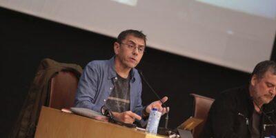 La Police ne croit pas Monedero : il confirme avoir présenté une « fausse » facture pour justifier l&rsquo;argent qu&rsquo;il a reçu de Neurona