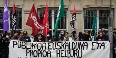 Le PSOE facilite EH Bildu pour éliminer l&rsquo;espagnol des salles de classe et l&rsquo;obligation d&rsquo;accréditer le B2 de basque