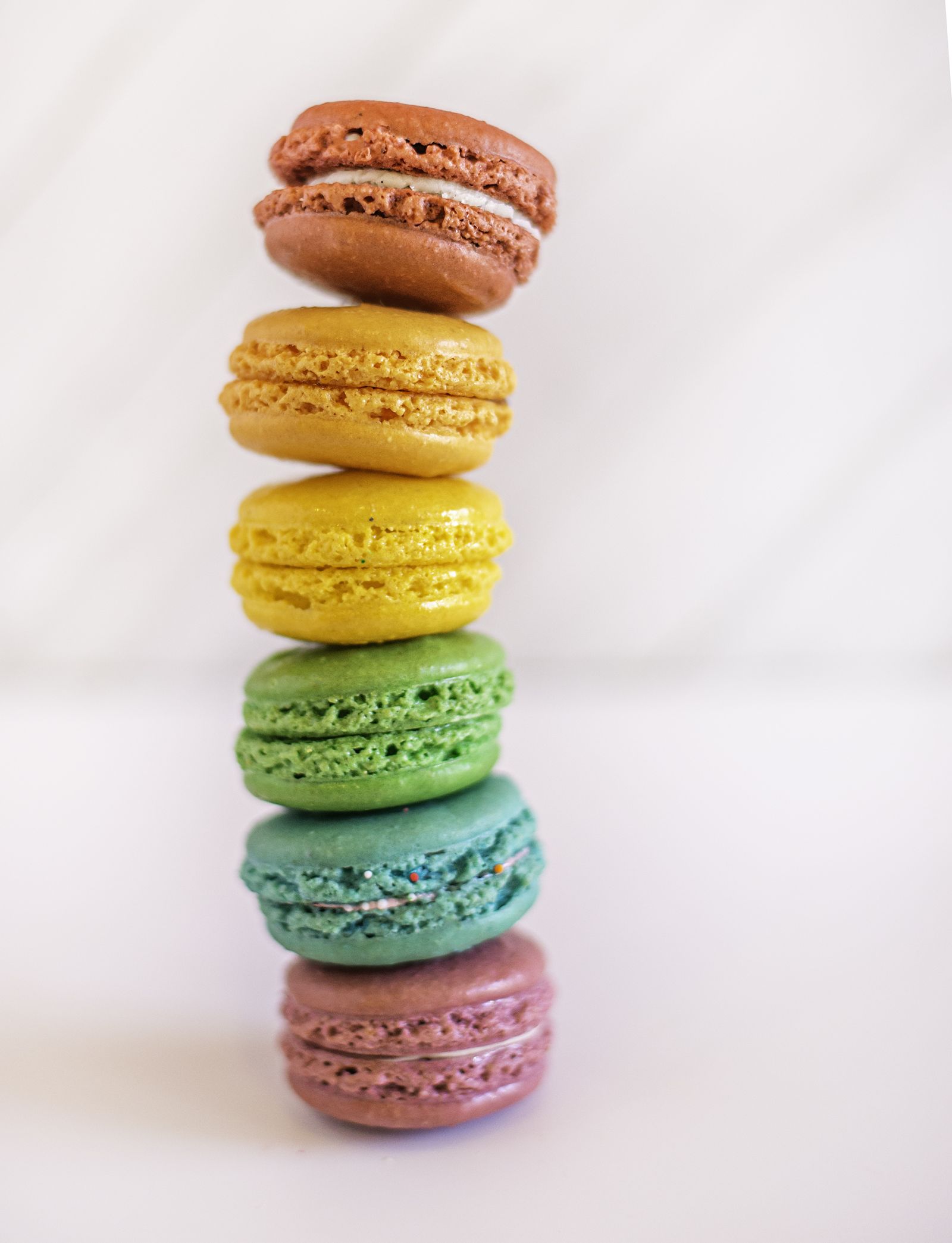 Le Macaron French Pastries célèbre la Journée nationale du macaron en traitant les clients et en soutenant les organismes de bienfaisance le 20 mars