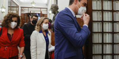 Sánchez se réfugie dans la pandémie, dans le volcan de La Palma et en Ukraine pour justifier la crise qui s&rsquo;effondre en Espagne
