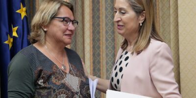 Une députée de Podemos se rend au Groupe Mixte pour sa « dérive » et la fête éclate aux Canaries