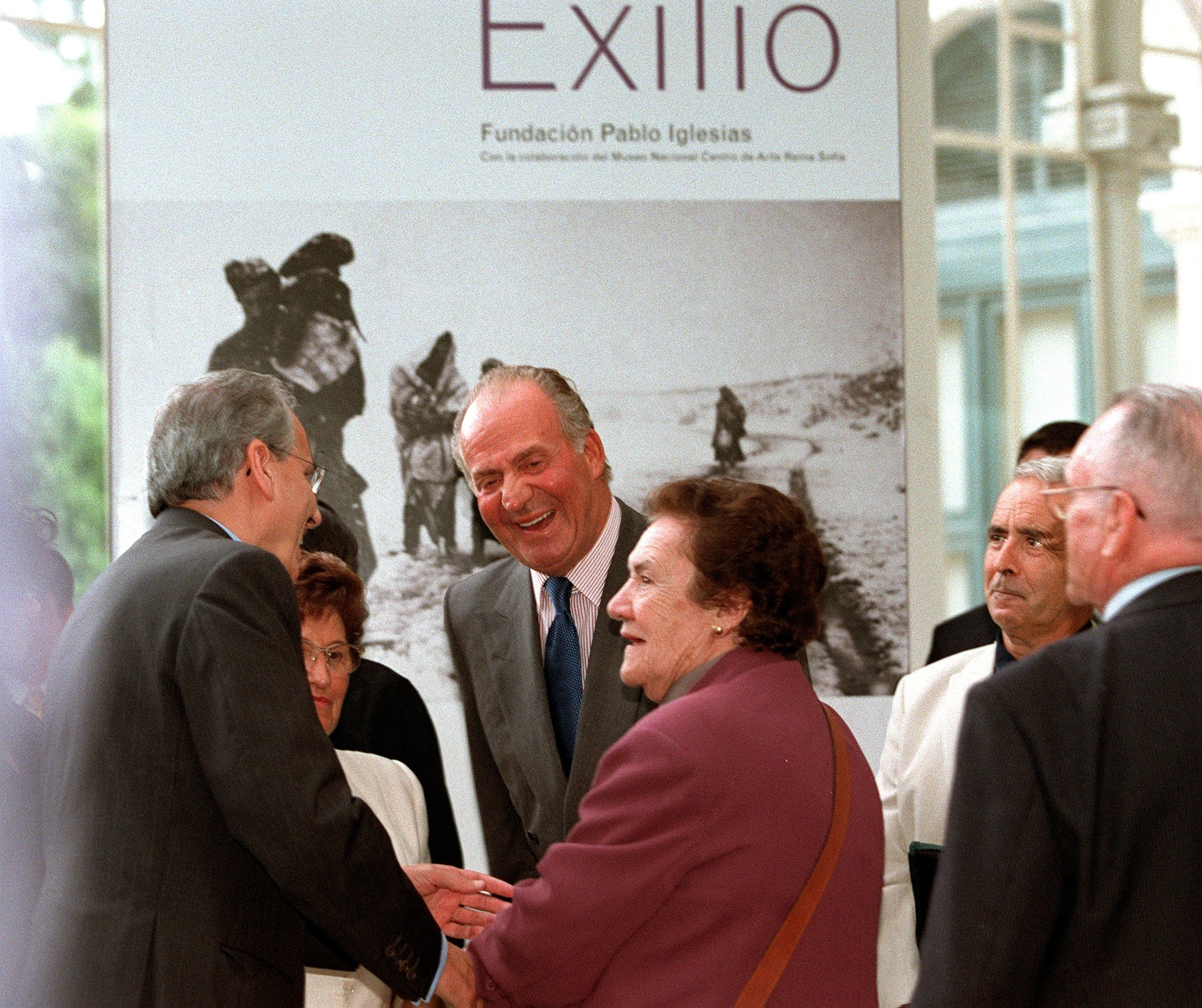 Photo d'archives de 2002 du roi Juan Carlos Ier et d'Alfonso Guerar lors de l'inauguration