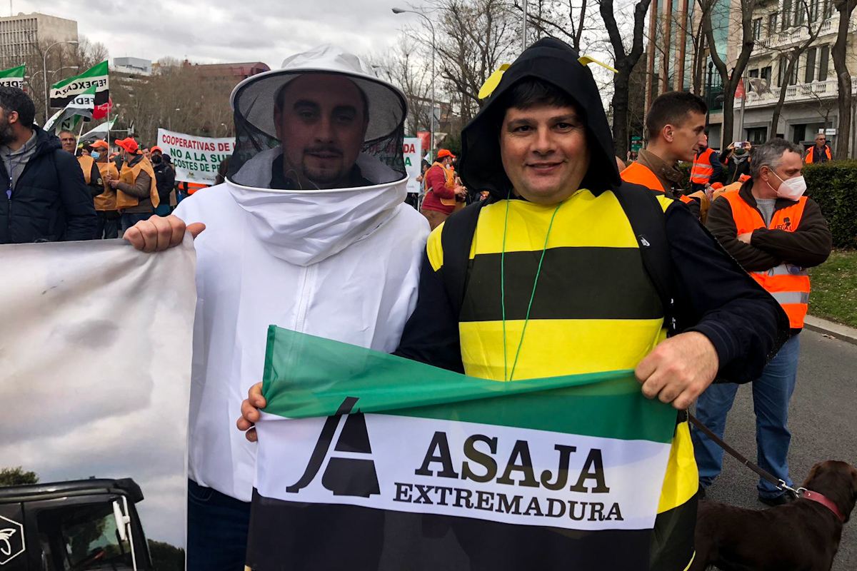 Eliseo et Miguel sont des apiculteurs transhumants.