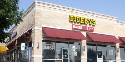 Dickey&rsquo;s Barbecue Pit s&rsquo;appuie sur sa présence canadienne