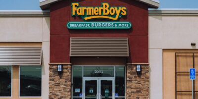 Farmer Boys célébrera l&rsquo;inauguration à Chino avec une collecte de fonds pour l&rsquo;école secondaire locale