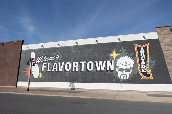 "Flavortown du centre-ville de Guy Fieri" Ouvre aujourd'hui