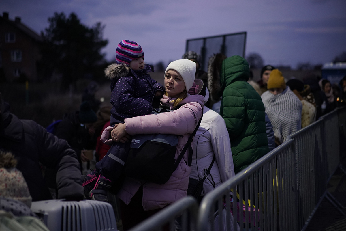 Réfugiés ukrainiens à la frontière avec la Pologne.