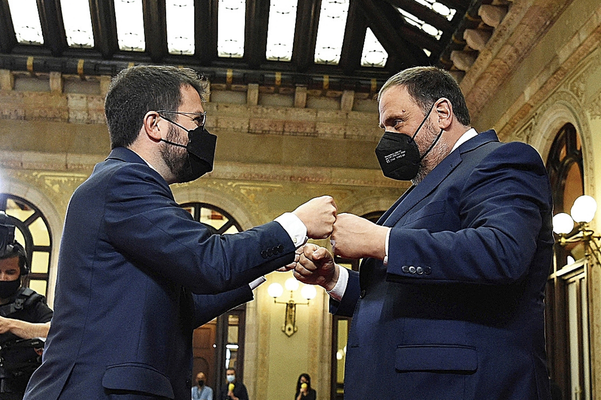 Le président de la Generalitat, Pere Aragonès, et l'ancien vice-président, Oriol Junqueras en mai 2021