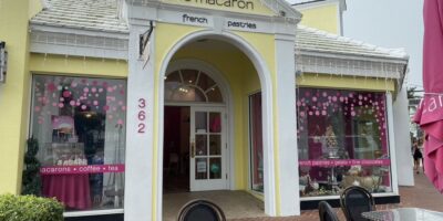 Le Macaron French Pastries célèbre la Journée nationale du macaron en traitant les clients et en soutenant les organismes de bienfaisance le 20 mars