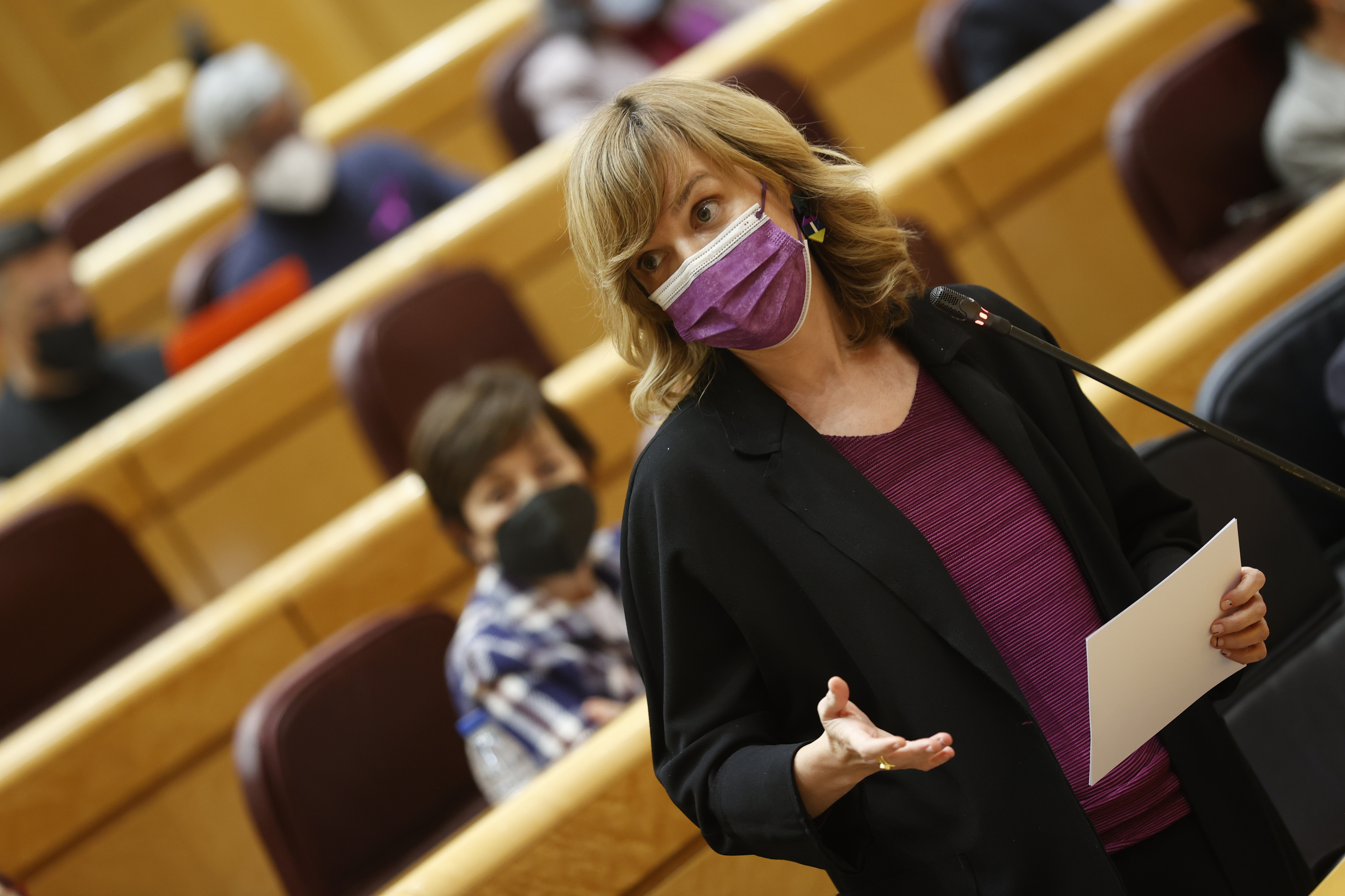 Pilar Alegría, en séance plénière du Sénat.