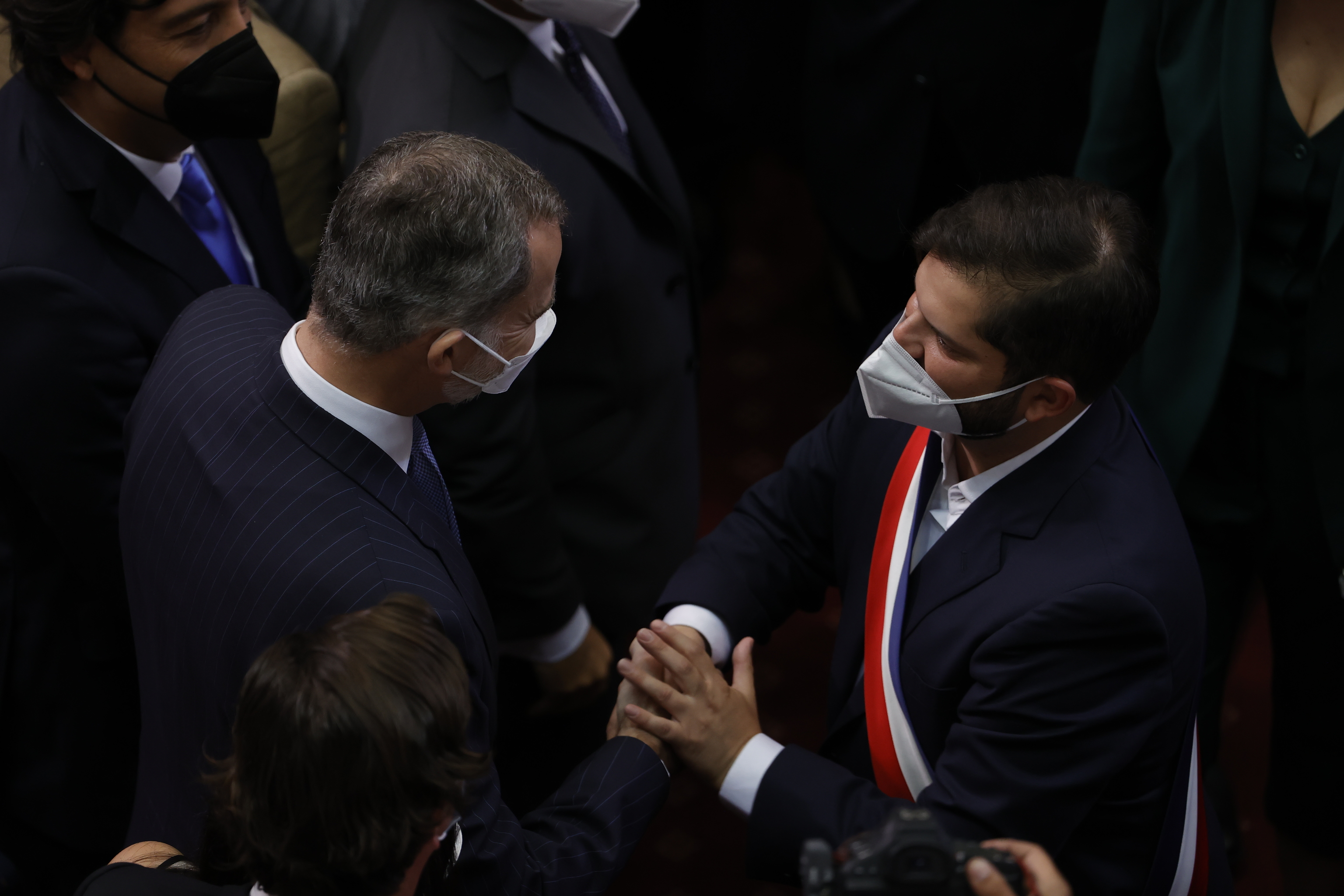 Gabriel Boric accueille Felipe VI à t