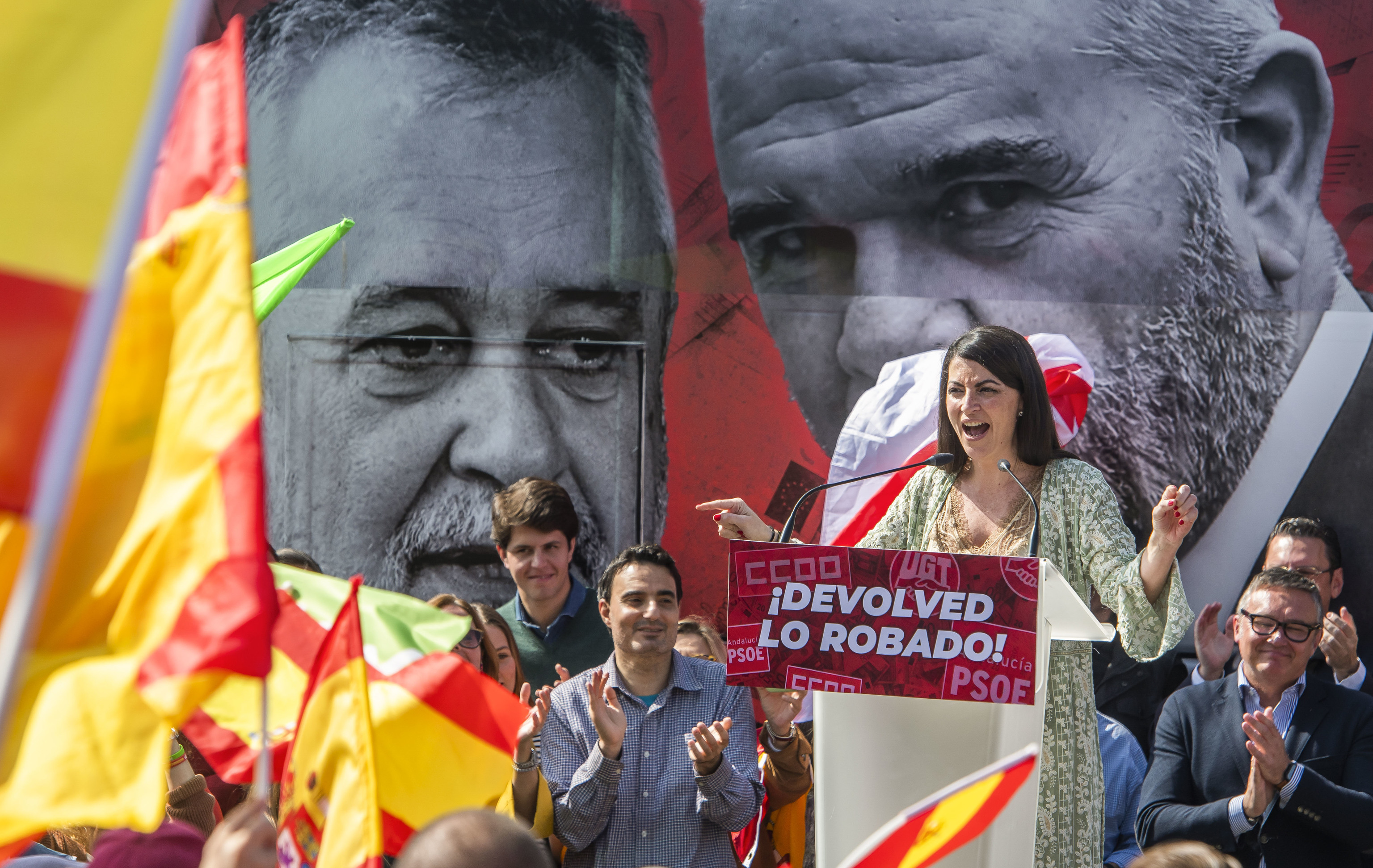 L'adjoint de Vox pour Granada Macarena Olona, ​​lors de son rassemblement à Séville.