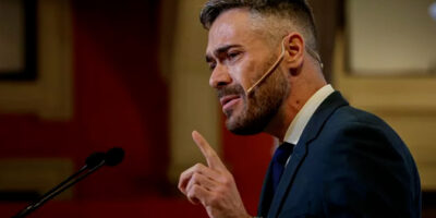 Le gouvernement et le PSOE estiment que la France « met Feijo devant son pire miroir » : « Capitule devant l&rsquo;extrême droite »