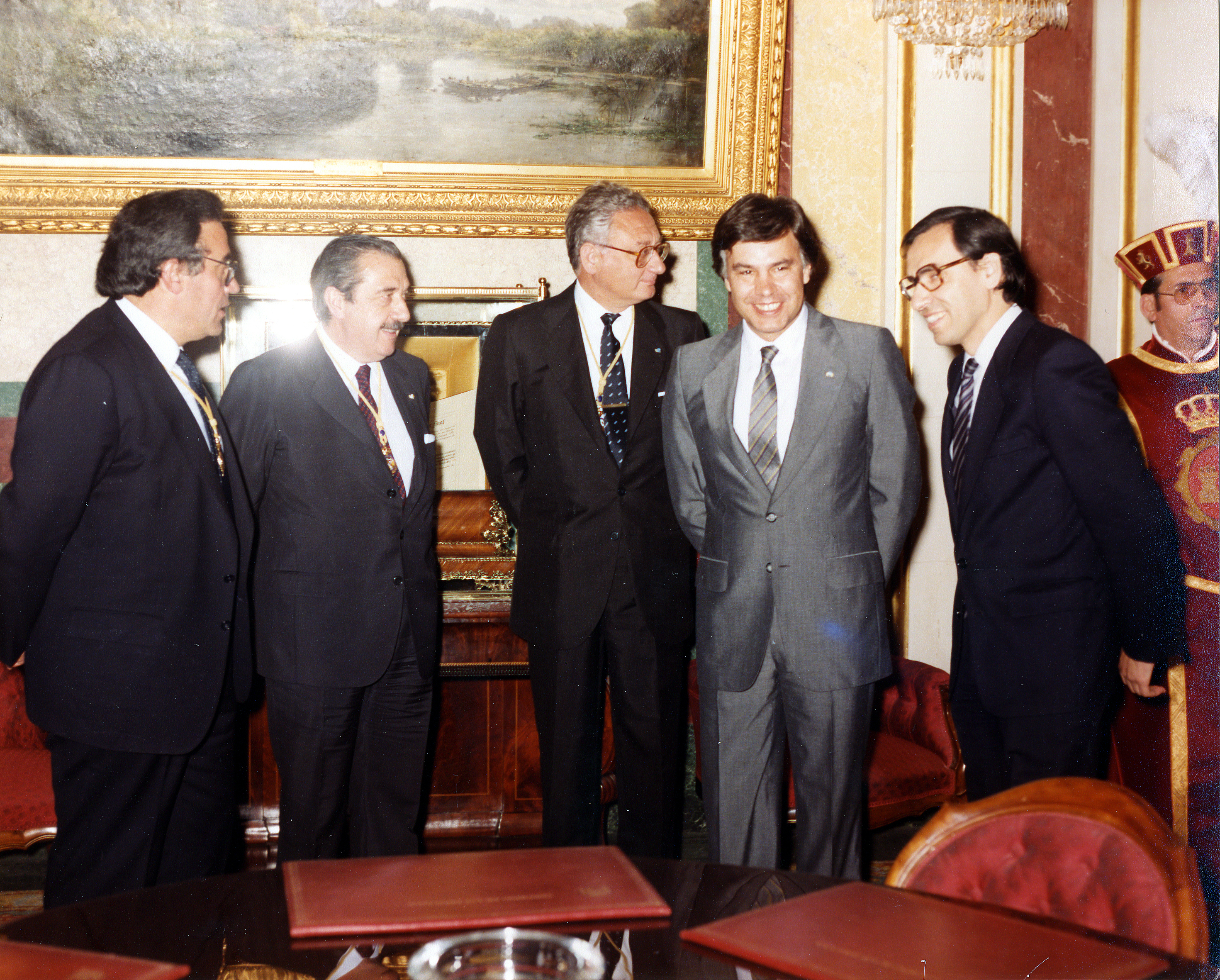 Felipe González et Alfonso Guerra, lors d'une visite de Raúl Alfonsín en 1984.