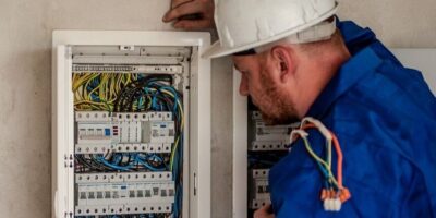 Deux faux inspecteurs du gaz arrêtés à Barcelone pour avoir escroqué 14 000 euros à des personnes handicapées