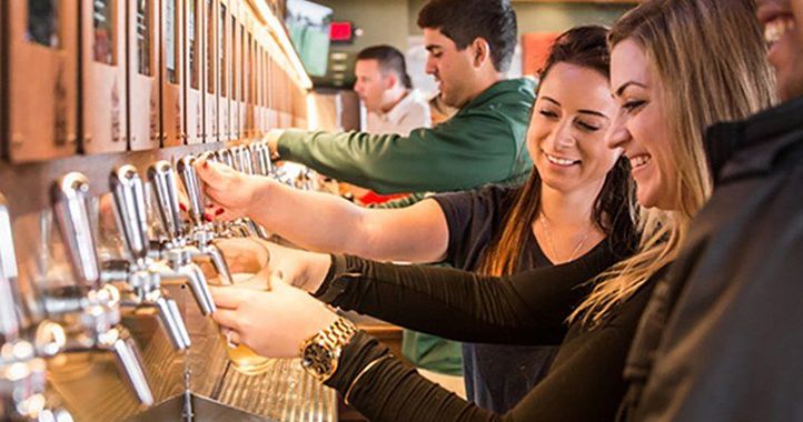 Smokin' Oak Wood-Fied Pizza and Taproom fait ses débuts en Floride