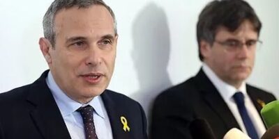 Ils enquêtent pour savoir si le Conseil provincial de Barcelone a payé des voyages au chef du bureau de Puigdemont avec de l&rsquo;argent public