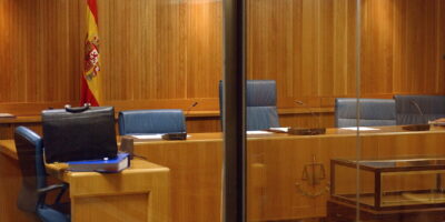 Deux ans de prison pour un couple marié pour avoir forcé une mineure à mendier avec son bébé