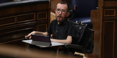 Podemos continue de harceler Robles et l&rsquo;accuse d&rsquo;avoir « tenté de faire sauter » le bloc des investitures