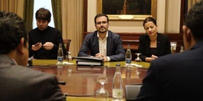 Le ministre Garzn rencontre le Polisario et accuse l&rsquo;alliance de Sánchez avec le Maroc