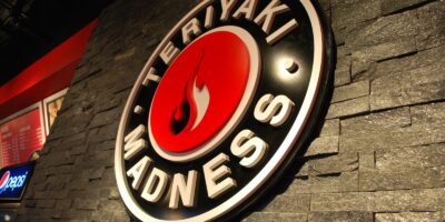 Balayez vers la droite : la folie teriyaki est plus qu&rsquo;une simple collation ; c&rsquo;est un repas complet !