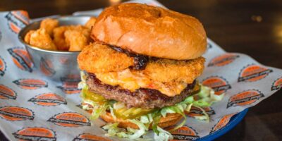 Célébrez le mois national du burger avec une nouvelle création en édition limitée chez Bad Daddy&rsquo;s