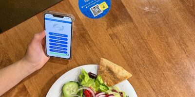 Le café méditerranéen de Taziki améliore l&rsquo;expérience client grâce à de nouvelles initiatives technologiques