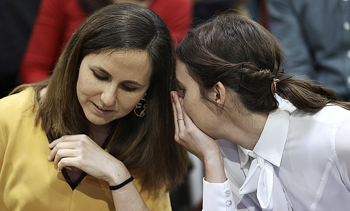 Les ministres Ione Belarra et Irene Montero lors de la récente Conférence européenne pour la paix.