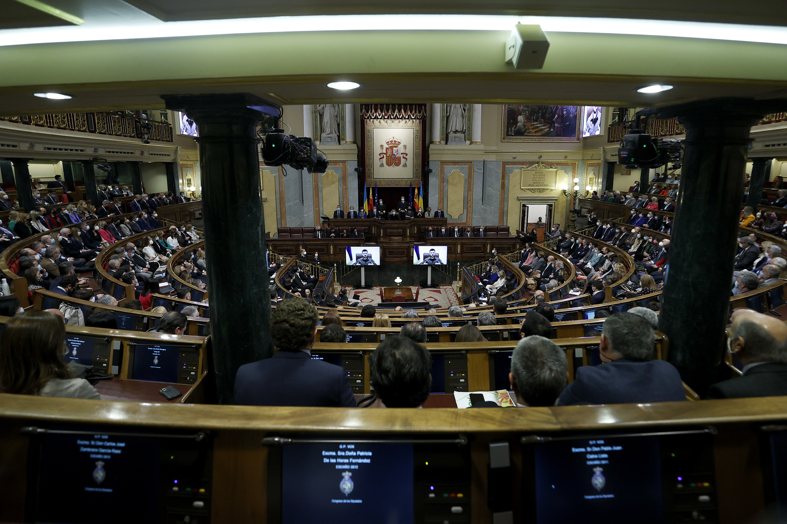 Volodimir Zelenski intervient par visioconférence devant la session plénière du Congrès des députés.