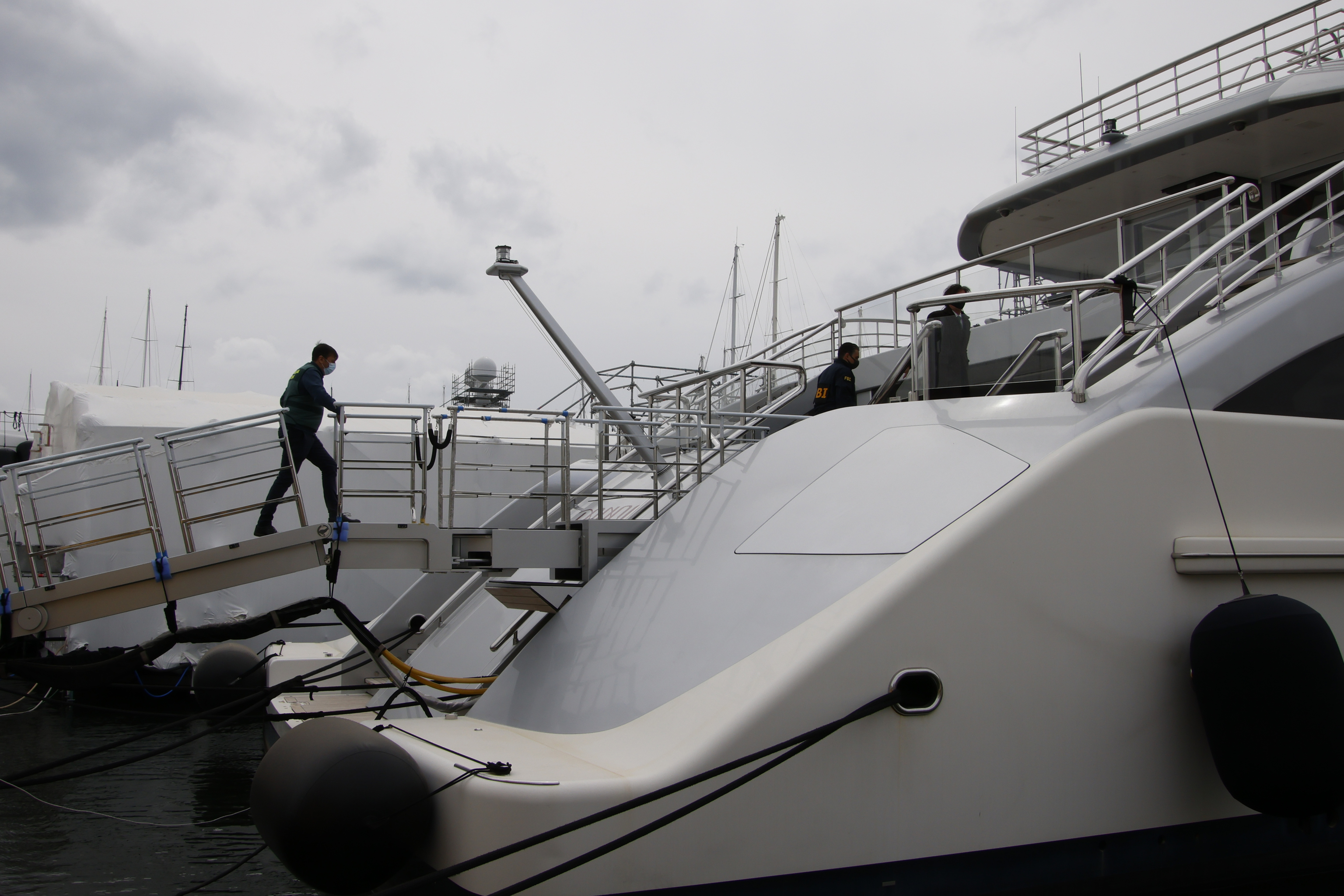 Immatriculation sur le yacht Tango, ancré à Palma de Majorque, qui appartient à un oligarque russe.