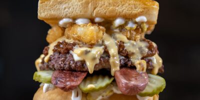 Obtenez Stoney Baloney avec les offres à durée limitée 4/20 de Dog Haus