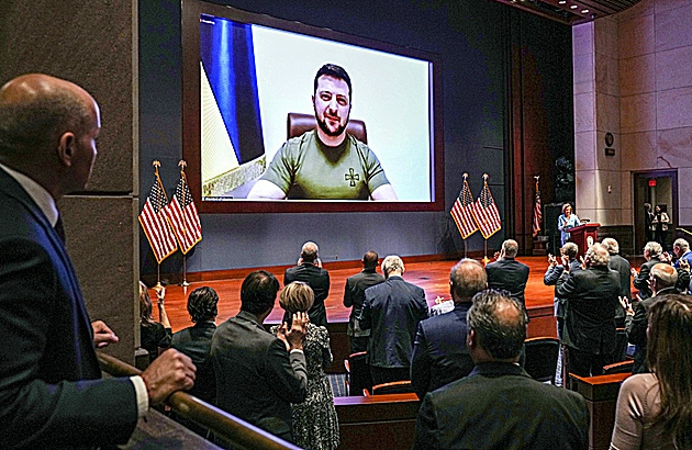 Le Congrès américain applaudit Zelensky le 16 mars.