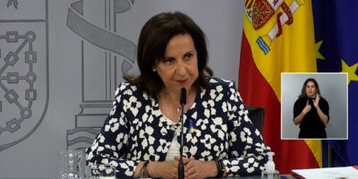 Robles ne clarifie pas les « erreurs » du chef du CNI et justifie le changement par la nécessité d&rsquo;un « coup de pouce » aux services secrets