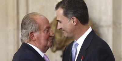 Don Juan Carlos rentrera en Espagne ce jeudi et ne rencontrera Felipe VI que lundi à Madrid