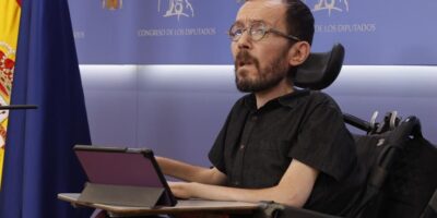 Le Congrès exhorte le gouvernement à déclarer Poutine « non grata » avec l&rsquo;abstention de Podemos