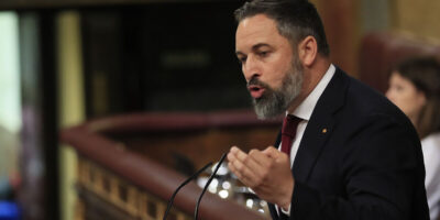 Abascal accuse Sánchez de « criminaliser » la testostérone, une hormone qui produit des « expériences agréables »