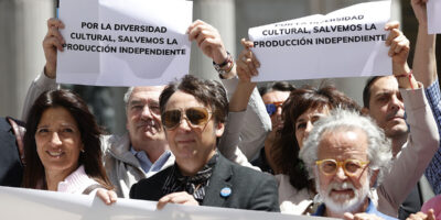 L&rsquo;abstention du PP sauve la loi sur l&rsquo;audiovisuel, le PSOE et United We Can divisent et les partenaires se rebellent