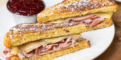 Obtenez French Toasted avec les nouveaux éléments de menu à durée limitée du Toasted Yolk Cafe