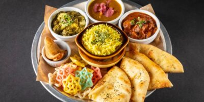 Un restaurant indien basé en Californie fera ses débuts au Texas et plus encore dans le rapport hebdomadaire sur les restaurants de pré-ouverture de What Now Media Group