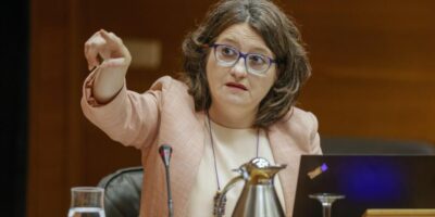 Le PP appelle à la démission de Mónica Oltra et accuse Puig de « silence complice » après avoir pointé le parquet contre elle
